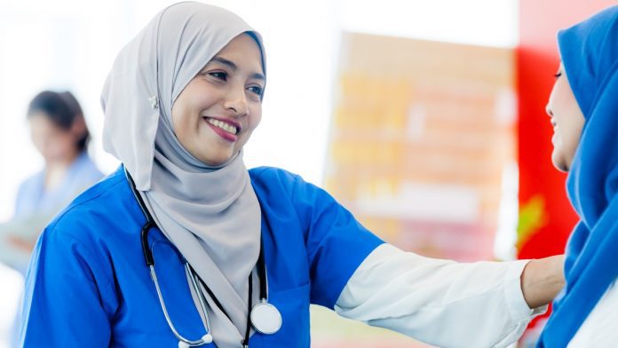 Malaysian_doctor)healthcare_iStock-968350752