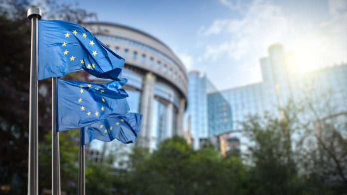 European Union flags_iStock-483074908