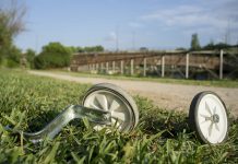Stabilising the system Additional wheels lying on the grass in the park