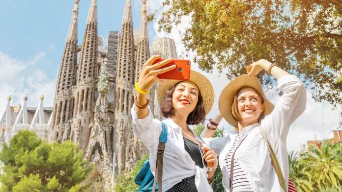 Tourists in Barcelona, referencing Spain’s medical travel sector