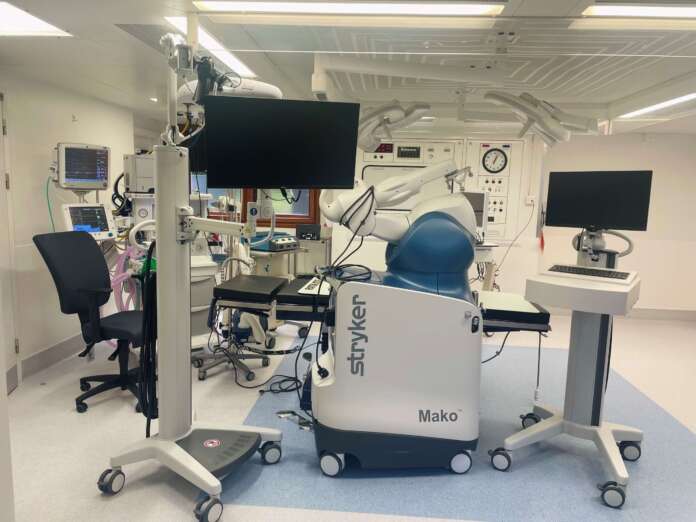 MAKO in operating theatre