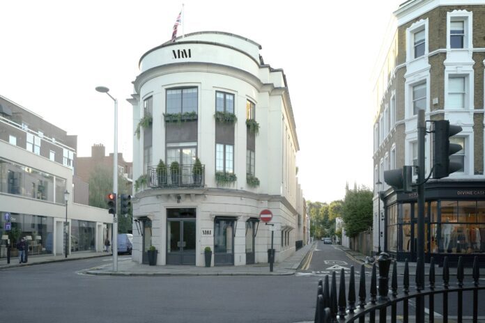 London MhM Exterior with Logo